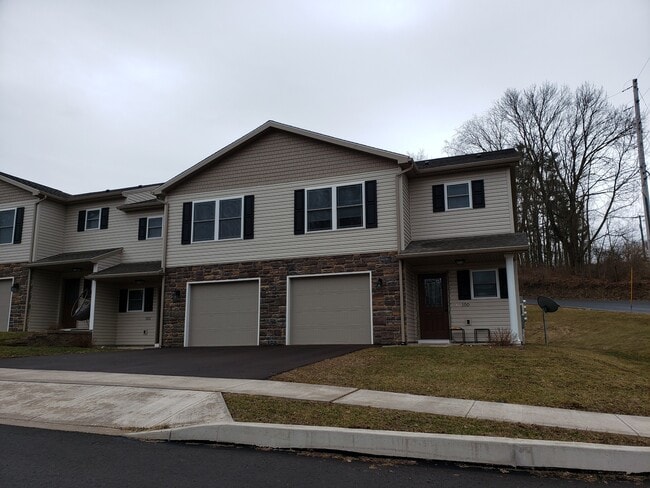 Photo - 110 Hollow Dr Townhome
