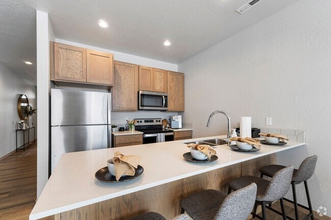 Building Photo - Majestic Villas Rental