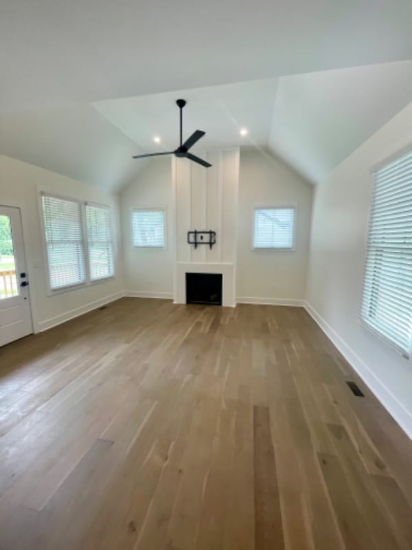 Photo - 2826 Bronte Ave