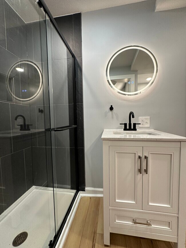 Photo - 408 E Laurel St