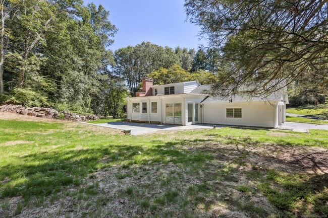 Photo - 8 Fairview Ln