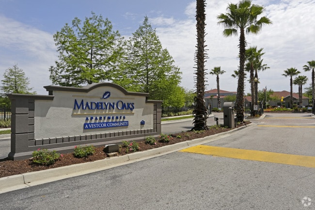 Madelyn Oaks Apartments