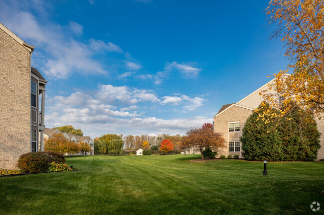 Building Photo - Lake Pointe Apartments