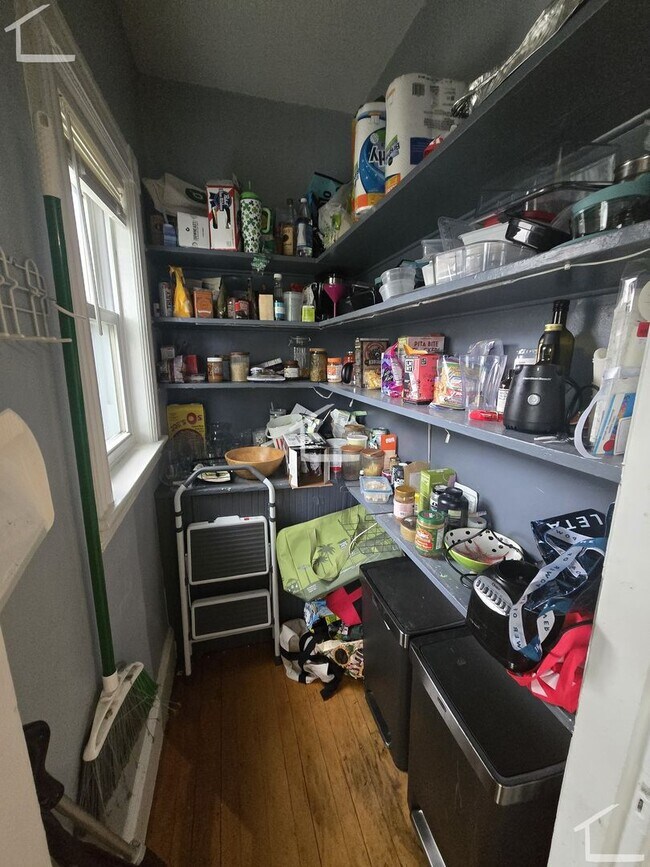 Photo - 9/1 No Fee! Spacious 3BR in Spring Hill Somerville!