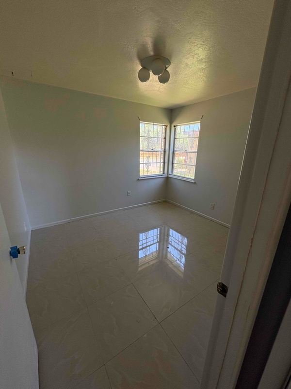 Photo - 234 E Los Ebanos Blvd