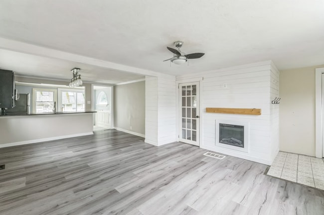 Photo - "Charming 2-Bed Retreat with Fireplace on ...