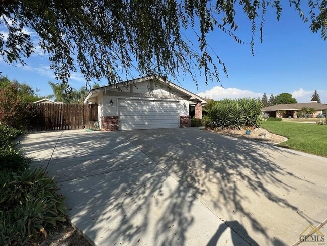 Photo - 7200 Bennington Way