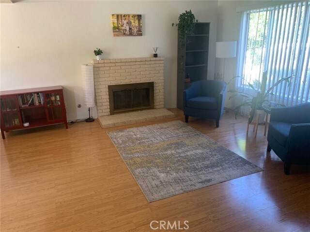 Photo - 26052 Hinckley St