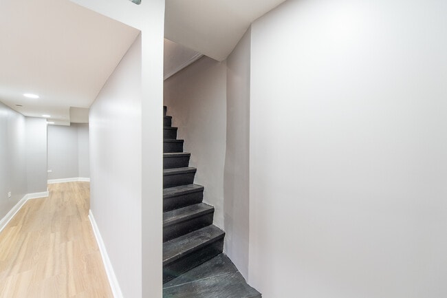 Photo - 1028 W Oakdale Ave Unit G