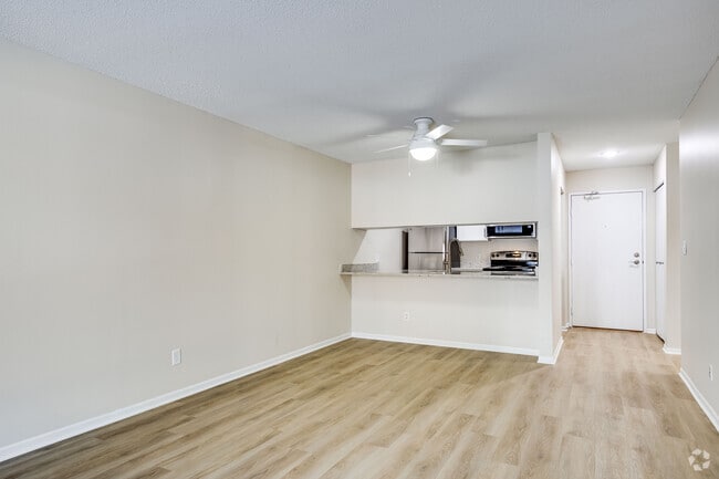 1BR, 1BA - 708SF