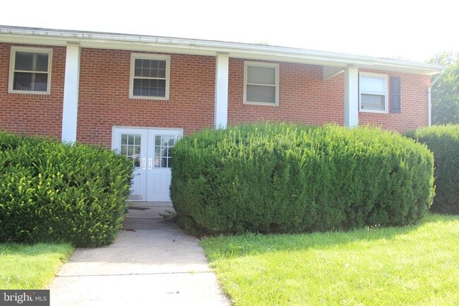 Photo - 45 Eisenhower Dr Apartment Unit B-1