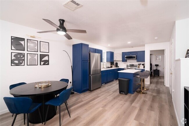 Building Photo - 4612 Hershe St Unit 4 Rental