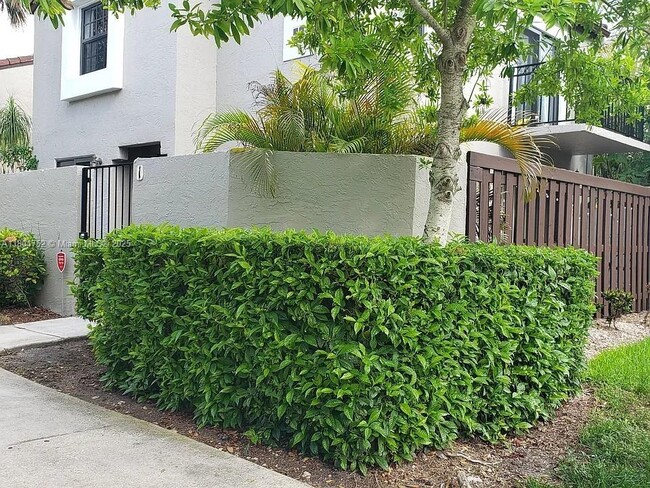 Photo - 10425 SW 154th Ct Casa Adosada