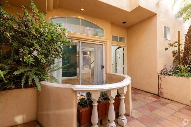 Building Photo - Beautiful 2BD 2.5BA unit in LA Maida Villa... Rental