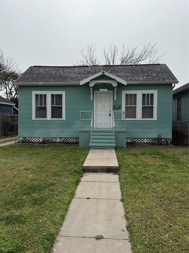 Building Photo - 4407 Avenue S 1/2