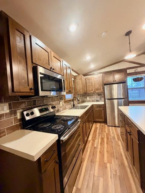 Photo - 520 Leisure Ln