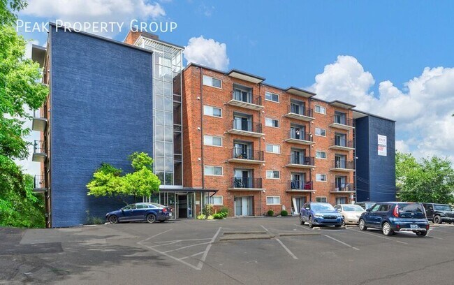 Building Photo - 2971 Deckebach Ave Unit Deckhaus 1Bd