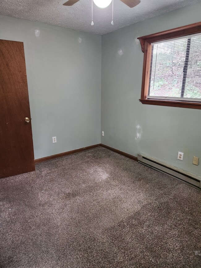 Photo - 284 Tall Pine Ln
