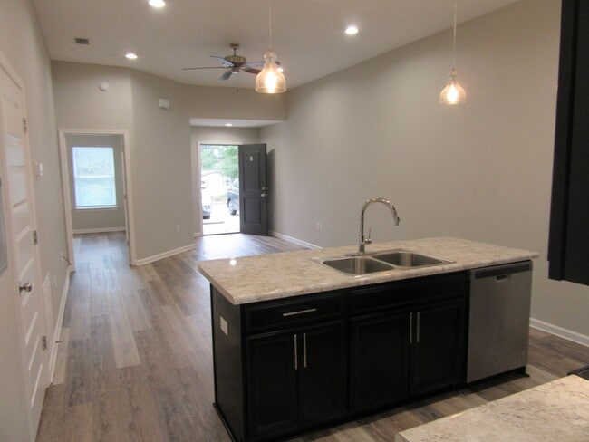 Photo - 612 Helen Ave Unit 612 Helen Ave 2