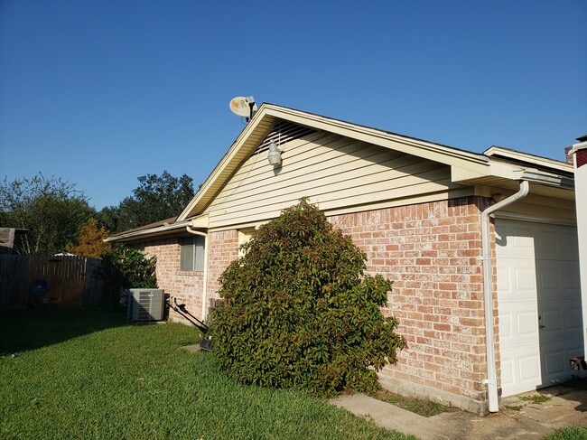 Photo - 13014 Maxim Dr