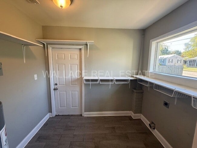 Photo - SUPER CUTE CRAFTSMAN HOME...2 BEDROOM/2 BA...