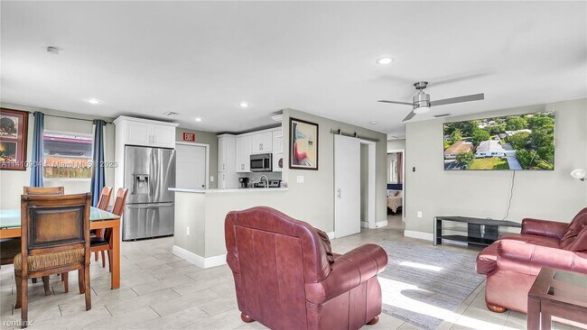 Photo - 2 br, 1 bath Duplex - 5625 Taylor St