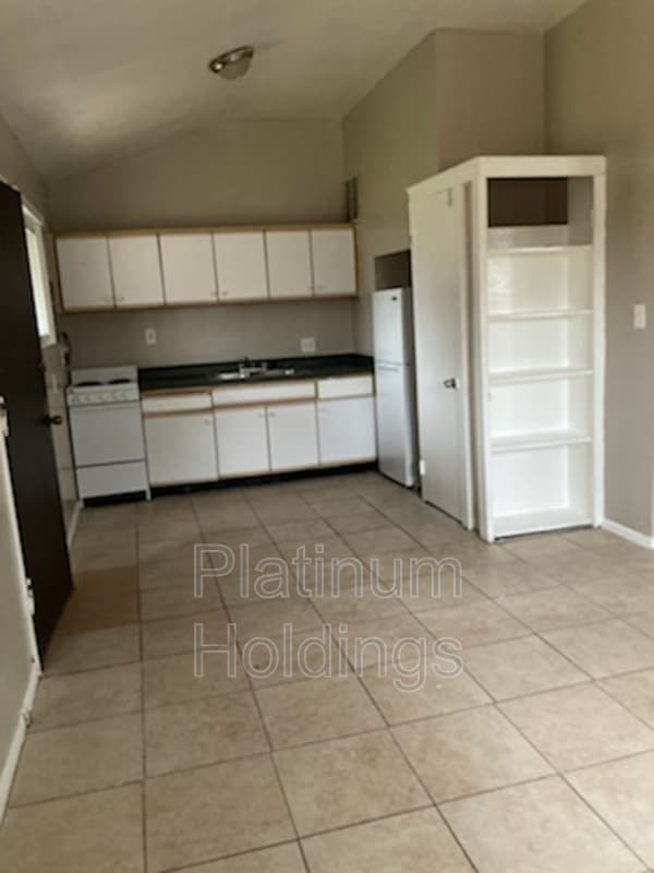 Photo - 1049 Neville Ave