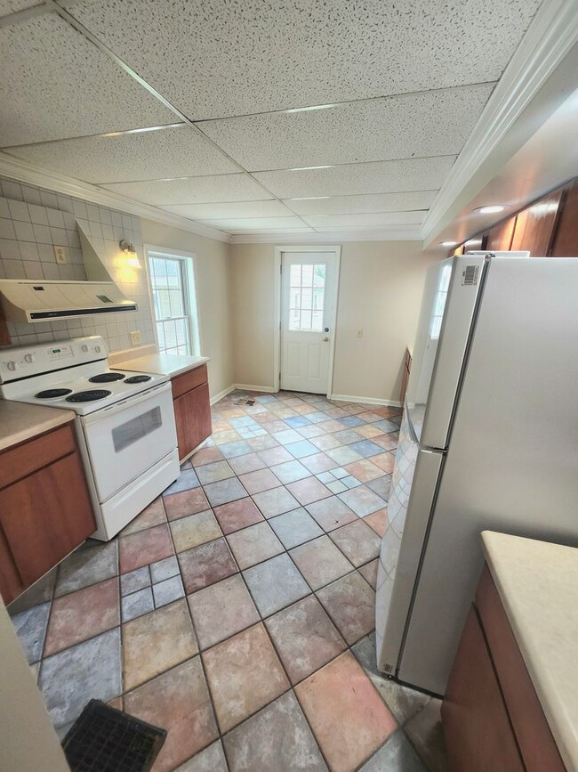 Photo - 76-78 High Street Unit 76 High St Apt A
