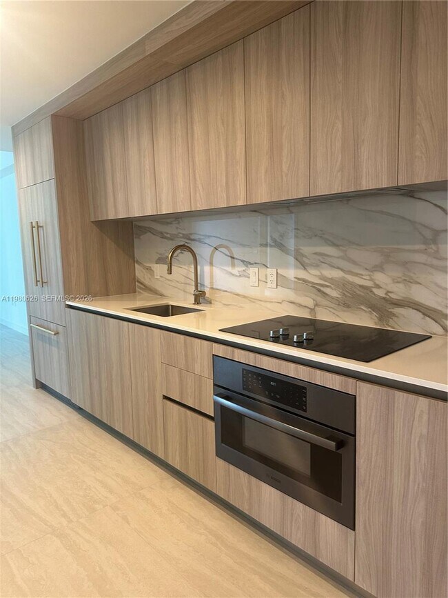 Photo - 77 SE 5th St Unidad 2506