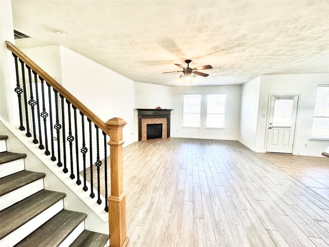 Photo - 14 Harbinger Ct