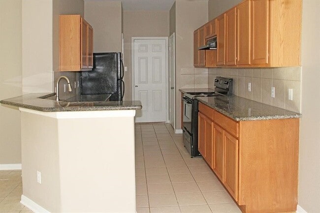 Building Photo - 6055 Yorkglen Manor Ln