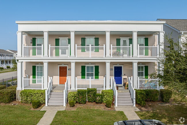 Sidewalk and front yard - Marrero Commons