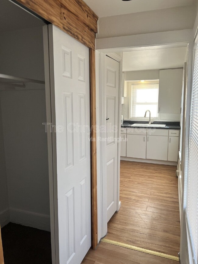 Photo - 537 1/2 Bucklin St