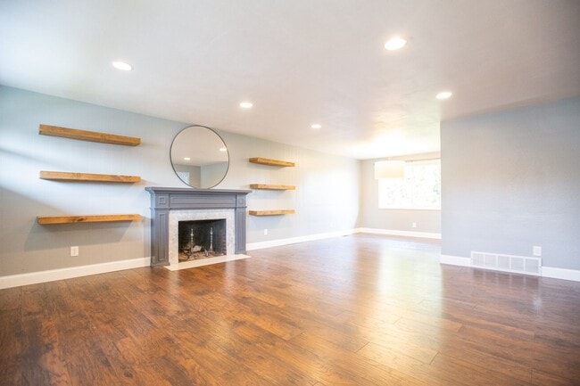 Photo - South Salem 4 Bedroom 2 Bath Home Available Mid June !!!
