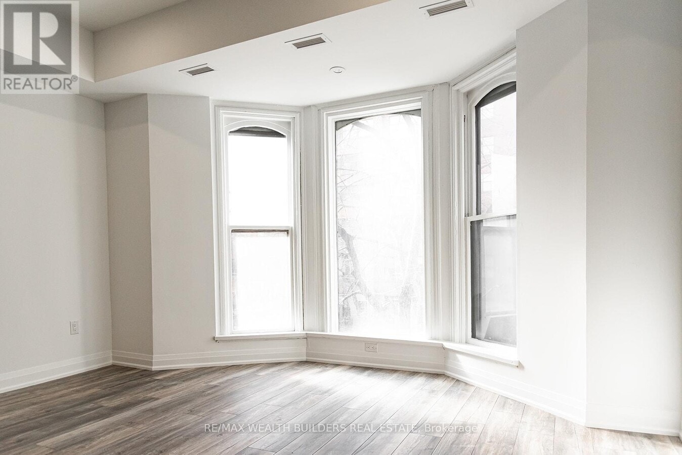 Photo - 209 Jarvis St Unit 4