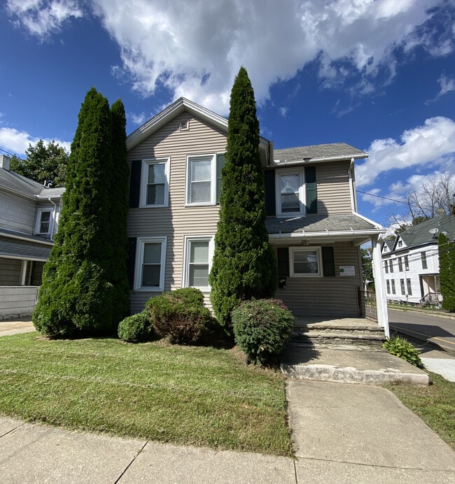 Photo - 16 Seminary Ave