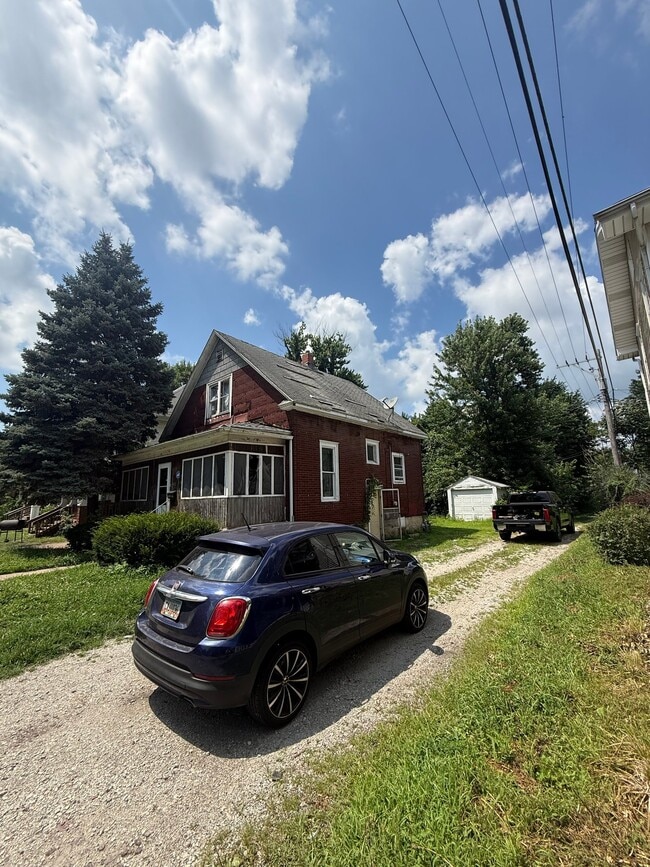 Photo - 442 W Division St