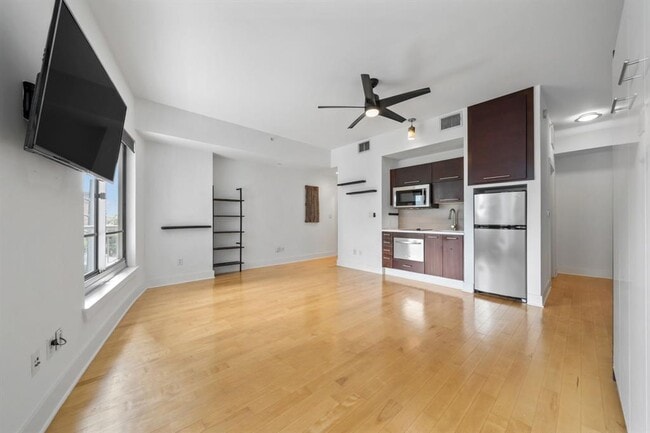 Photo - 603 Davis St Unit 710