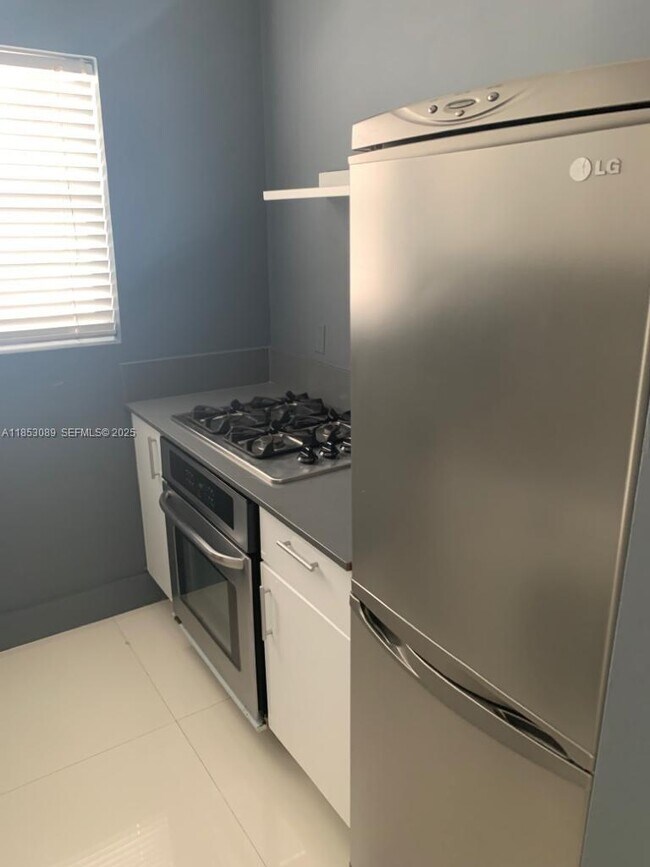 Photo - 1604 Drexel Ave Unit 208