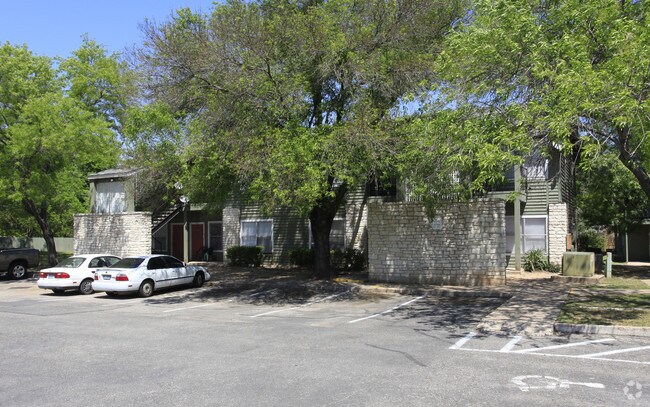 Fairfield Village - Fairfield Village Apartments