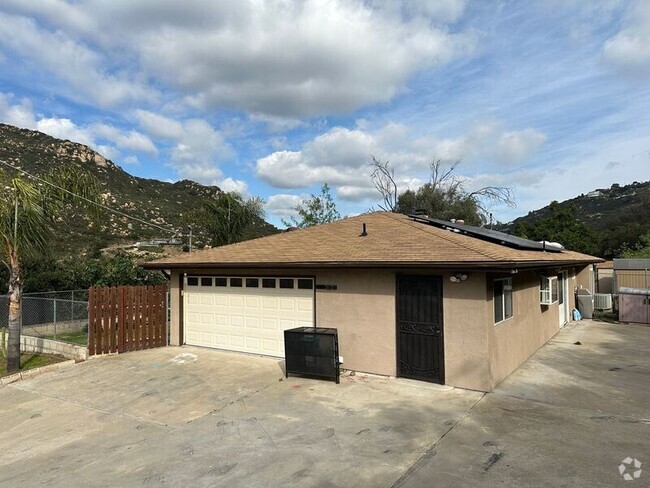 Building Photo - 2027 Old Bend Rd Rental