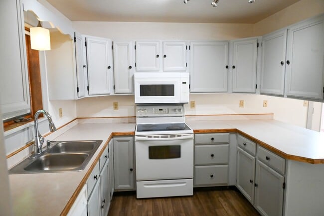 Building Photo - Montana St. Unit 916