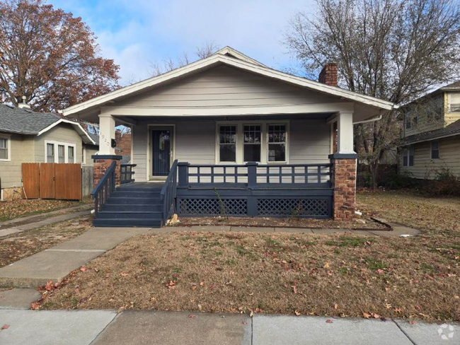 Building Photo - 1920 SW 13th St Rental