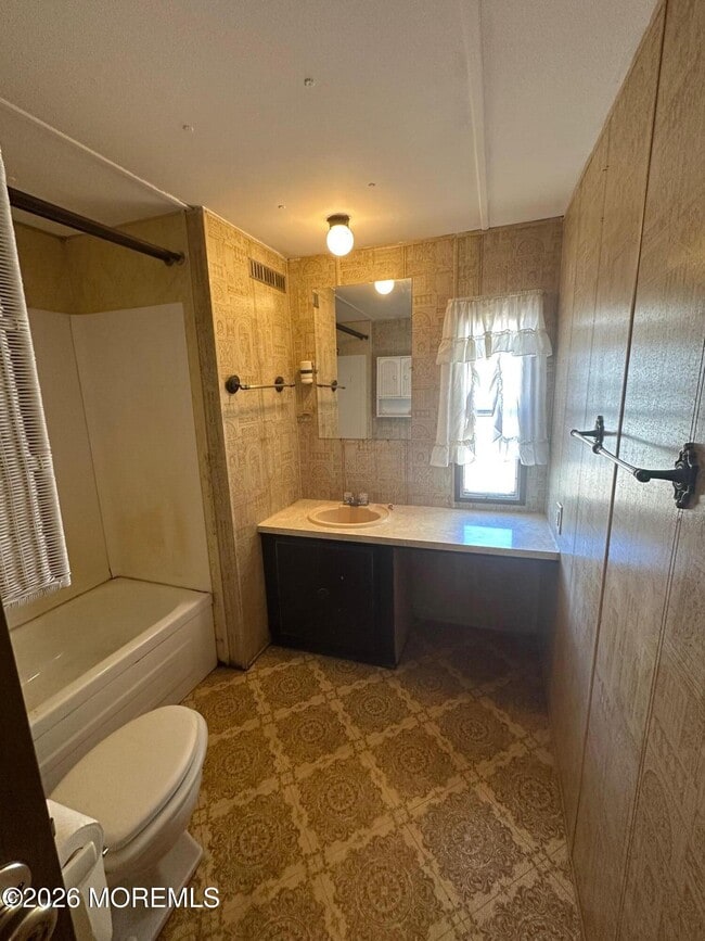 Photo - 20 Maplewood Dr