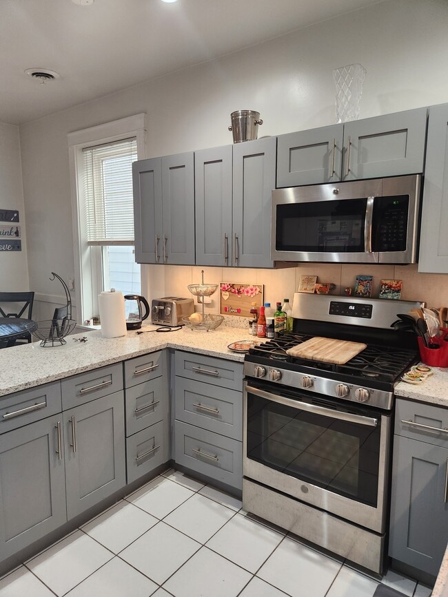 Photo - 2102 W Barry Ave Unit 1