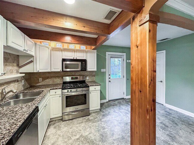 Photo - 805 Herndon Ln