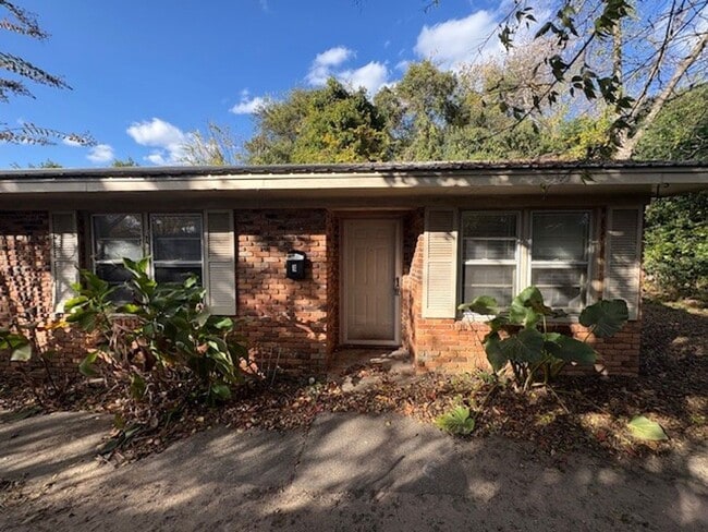 Building Photo - 145 Pierce Ave Unit E