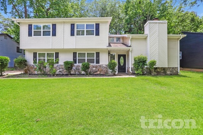 Building Photo - 6583 Oakwood Dr