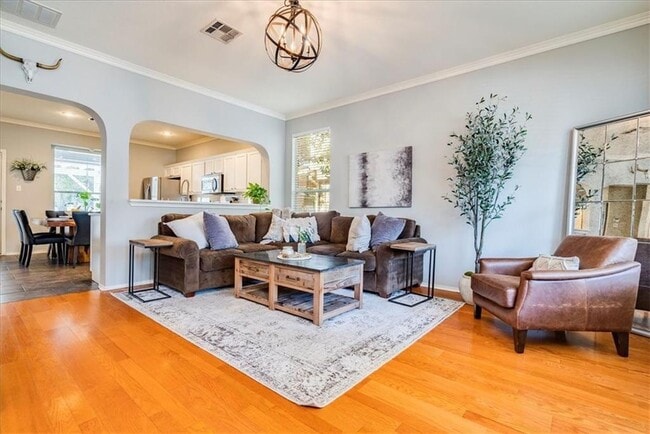 Photo - 1202 Cardigan St