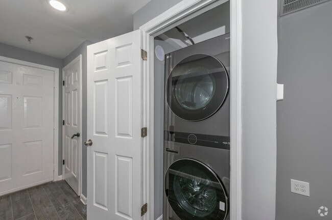 223 Meadow St - 3BD, 2BA - Laundry